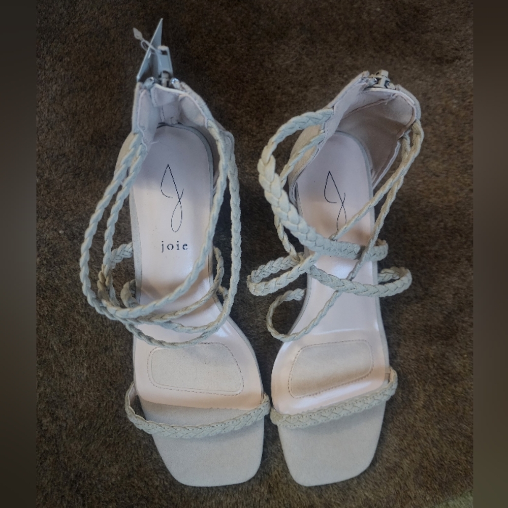 New joie taupe strappy sandals size 9 block heels cute and comfy